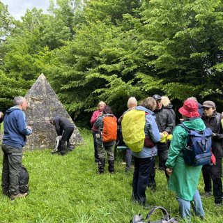 Fresneaux Montchevreuil. La pyramide 